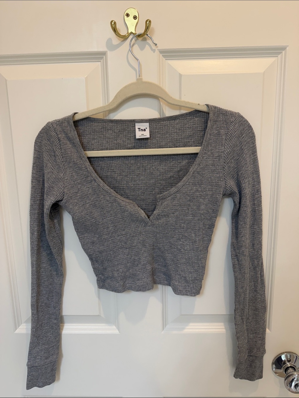 TNA Gray Ribbed V-Neck Cropped Long Sleeve Top